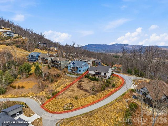 68 Curtain Bluff, Hendersonville, NC 28791