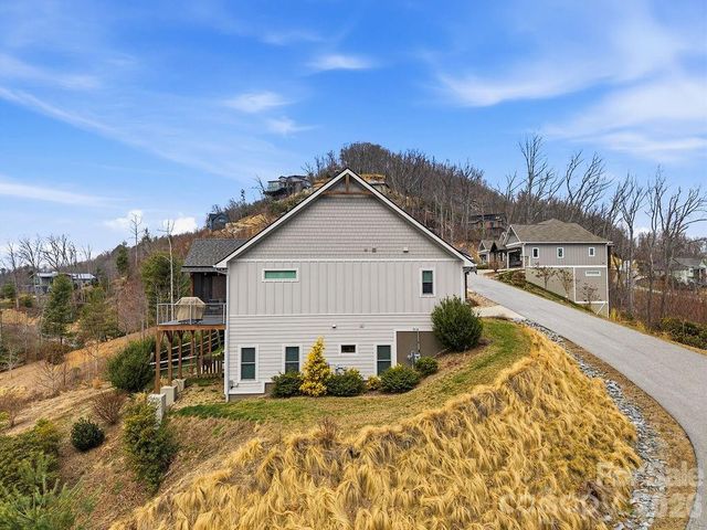 68 Curtain Bluff, Hendersonville, NC 28791