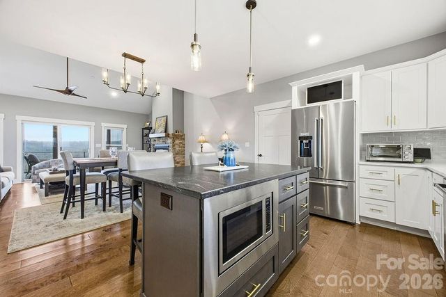 68 Curtain Bluff, Hendersonville, NC 28791