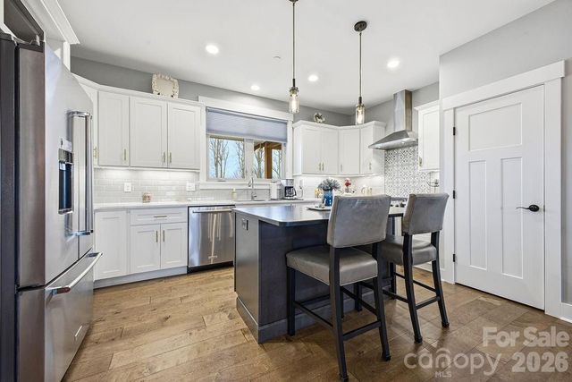 68 Curtain Bluff, Hendersonville, NC 28791