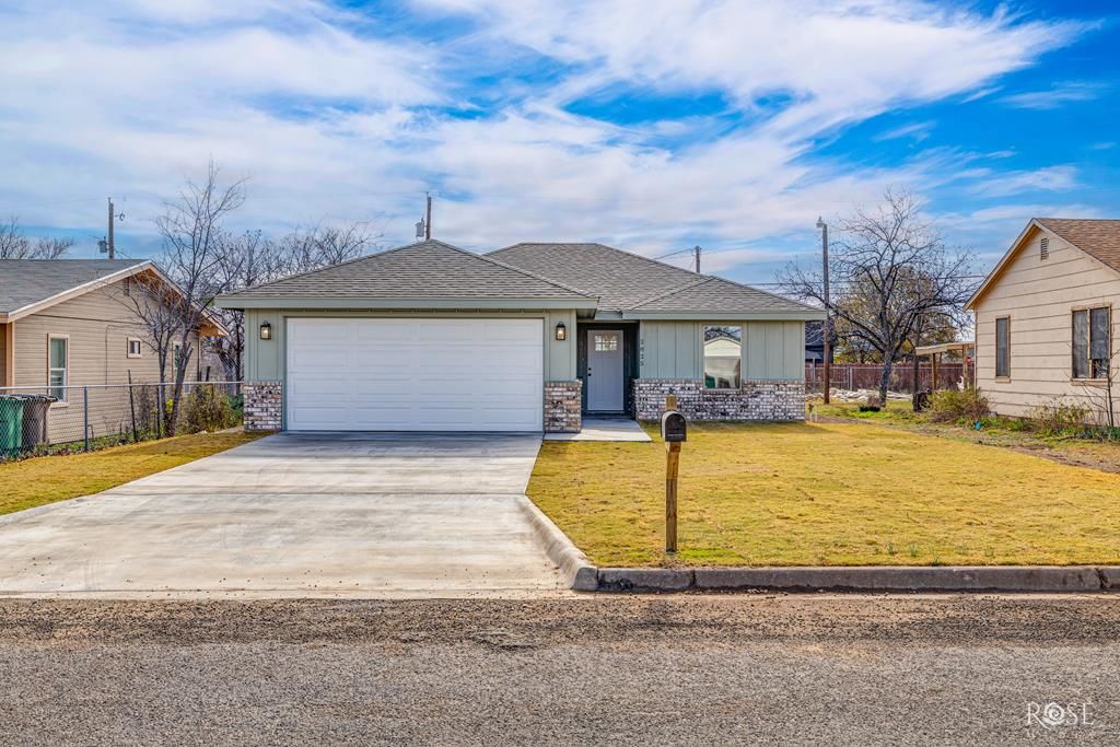 Image 1 of property listing at 2825 N Abilene St, San Angelo, TX 76901