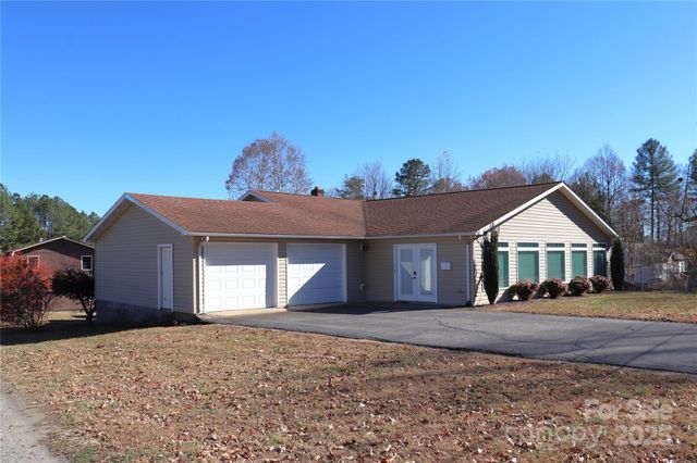 3041 Heffner Place, Hudson, NC 28638