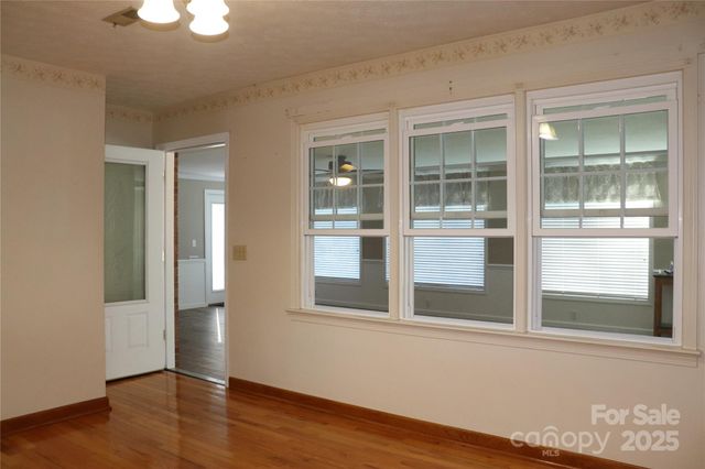 3041 Heffner Place, Hudson, NC 28638