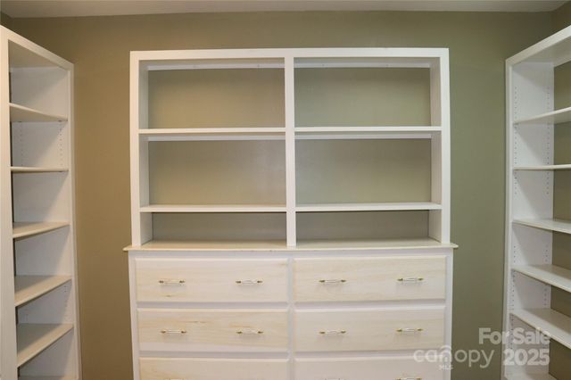 3041 Heffner Place, Hudson, NC 28638