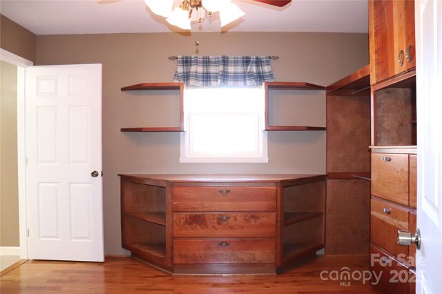 3041 Heffner Place, Hudson, NC 28638