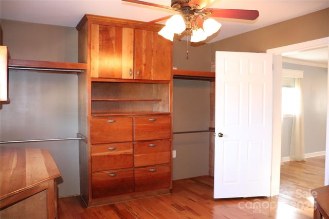 3041 Heffner Place, Hudson, NC 28638