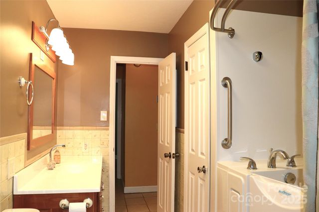 3041 Heffner Place, Hudson, NC 28638