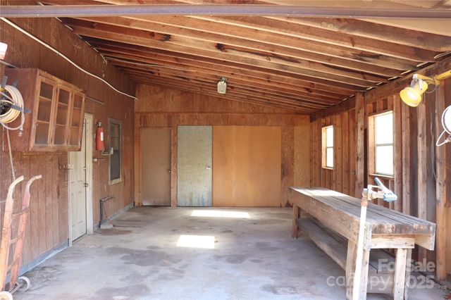 3041 Heffner Place, Hudson, NC 28638