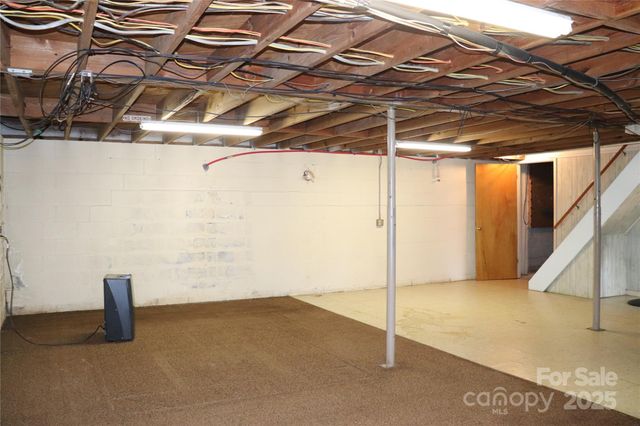 3041 Heffner Place, Hudson, NC 28638