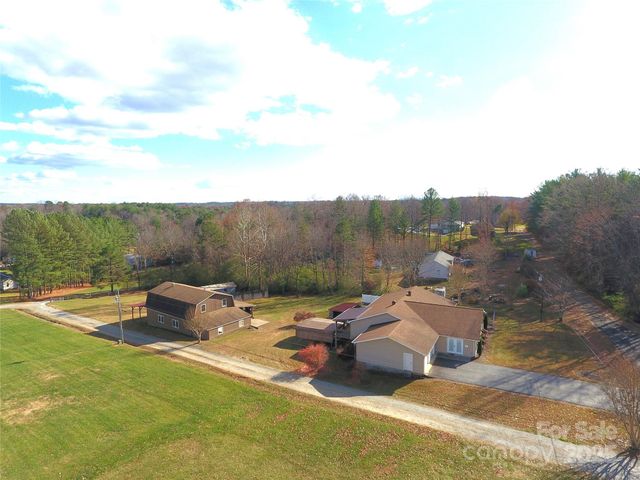 3041 Heffner Place, Hudson, NC 28638