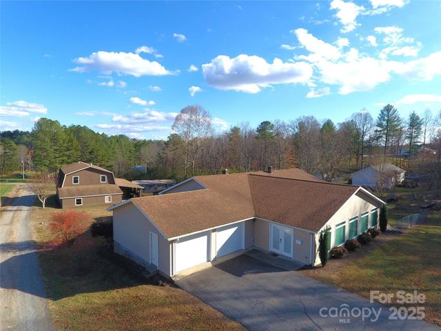 3041 Heffner Place, Hudson, NC 28638