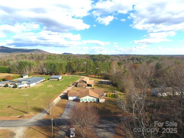 3041 Heffner Place, Hudson, NC 28638