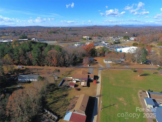 3041 Heffner Place, Hudson, NC 28638