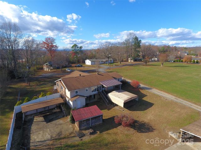 3041 Heffner Place, Hudson, NC 28638