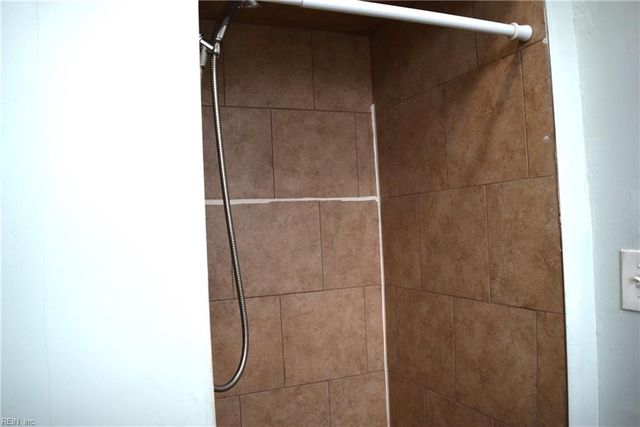 332 Mt Vernon Ave Apt 5, Portsmouth, VA 23703