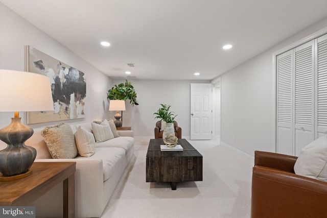 2711 GROVETON ST, Alexandria, VA 22306