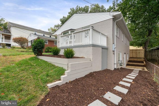 2711 GROVETON ST, Alexandria, VA 22306