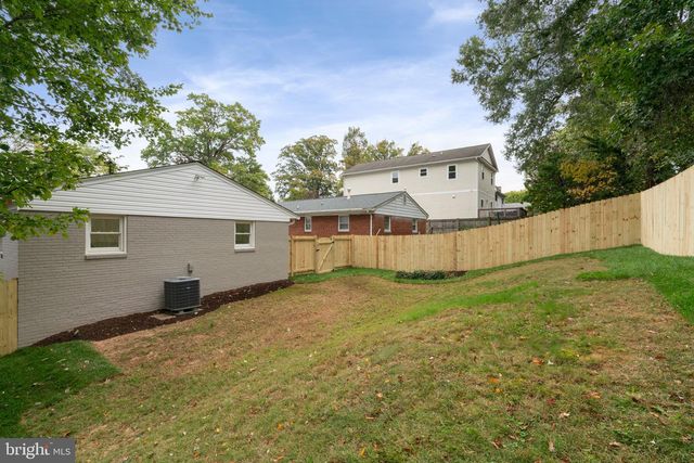 2711 GROVETON ST, Alexandria, VA 22306