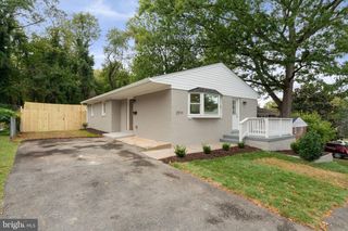 2711 GROVETON ST, Alexandria, VA 22306