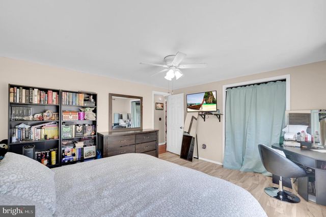 5 TILTON AVE, Toms River, NJ 08757