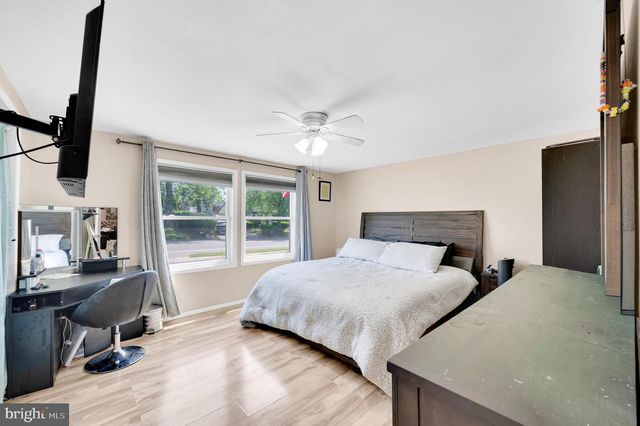 5 TILTON AVE, Toms River, NJ 08757