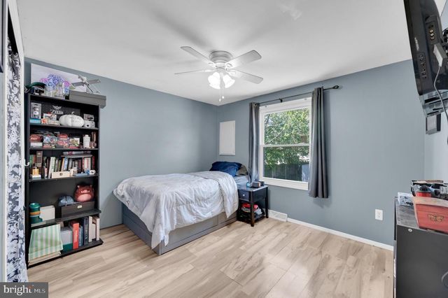 5 TILTON AVE, Toms River, NJ 08757