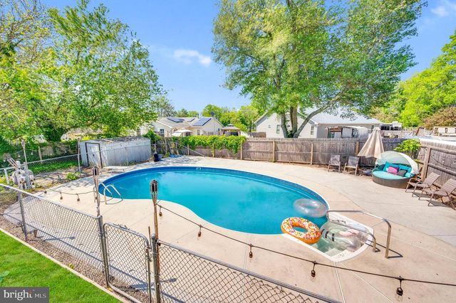 5 TILTON AVE, Toms River, NJ 08757