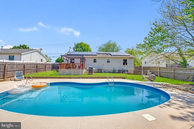 5 TILTON AVE, Toms River, NJ 08757