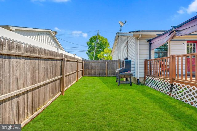 5 TILTON AVE, Toms River, NJ 08757