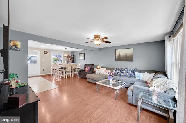 5 TILTON AVE, Toms River, NJ 08757