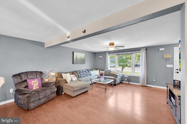5 TILTON AVE, Toms River, NJ 08757