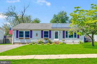 5 TILTON AVE, Toms River, NJ 08757
