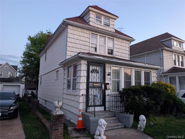19122 113th Avenue, Saint Albans, NY 11412