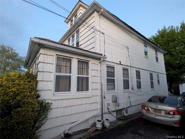 19122 113th Avenue, Saint Albans, NY 11412