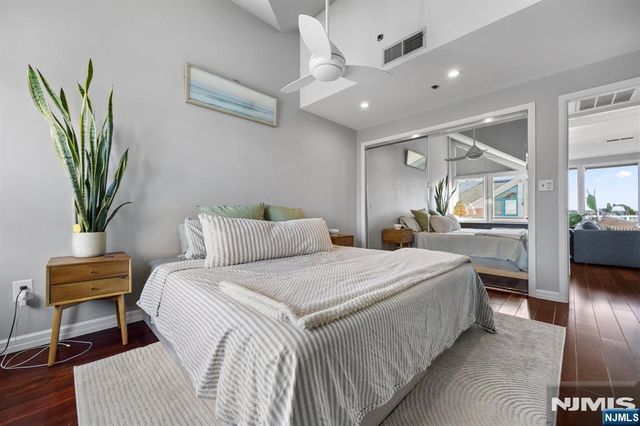600 Harbor Boulevard 1121, Weehawken, NJ 07086