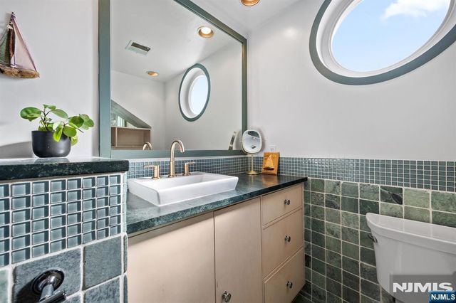 600 Harbor Boulevard 1121, Weehawken, NJ 07086
