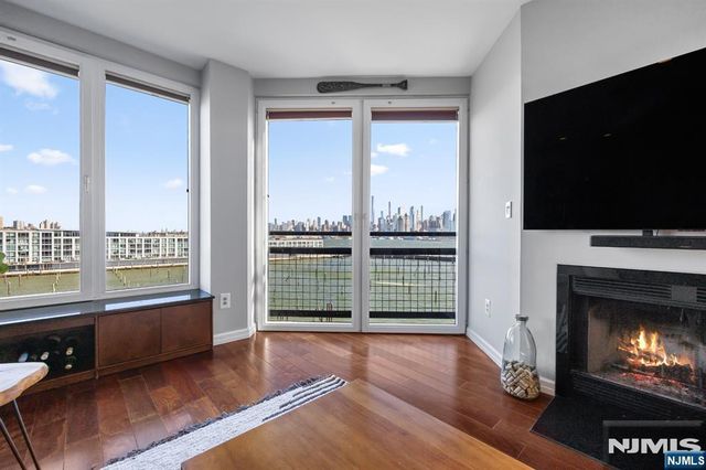 600 Harbor Boulevard 1121, Weehawken, NJ 07086