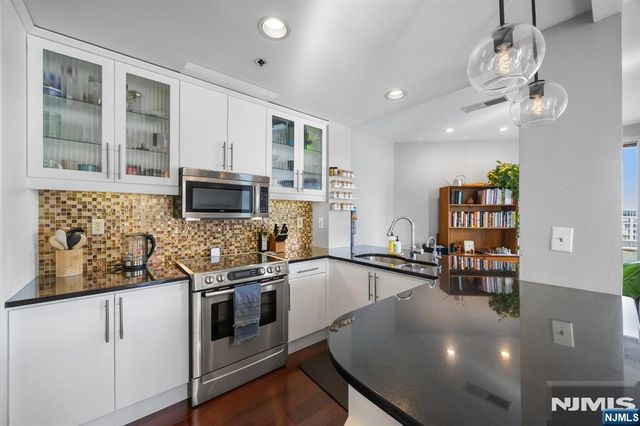 600 Harbor Boulevard 1121, Weehawken, NJ 07086