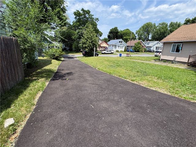 65 Wheeldon Drive, Greece, NY 14616