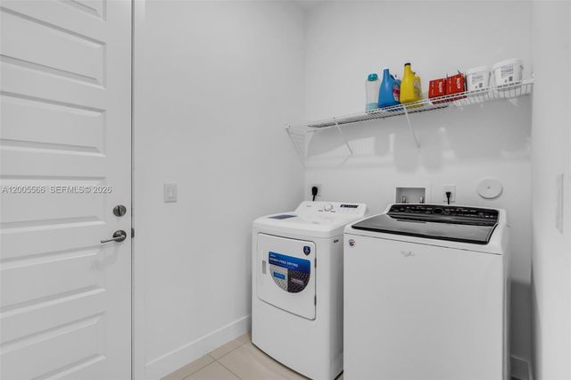 15540 NW 88th Ave, Miami Lakes, FL 33018
