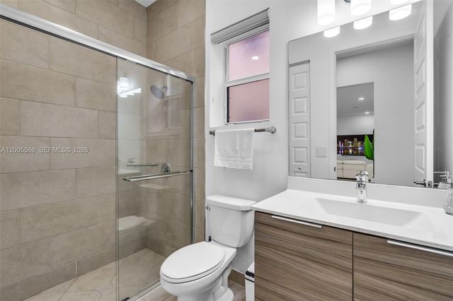 15540 NW 88th Ave, Miami Lakes, FL 33018