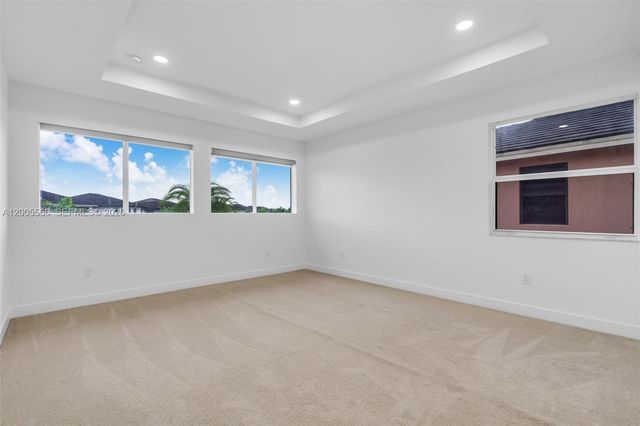 15540 NW 88th Ave, Miami Lakes, FL 33018