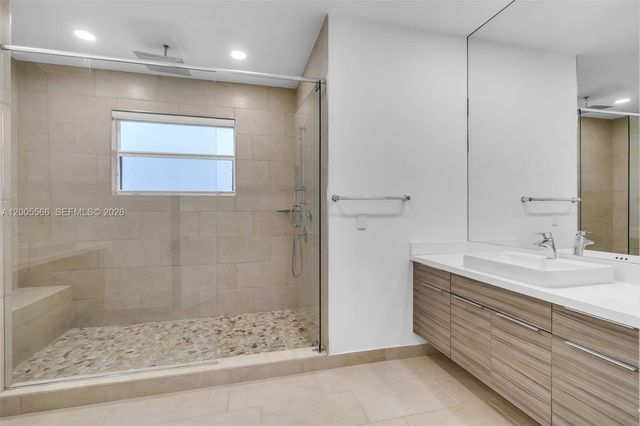 15540 NW 88th Ave, Miami Lakes, FL 33018
