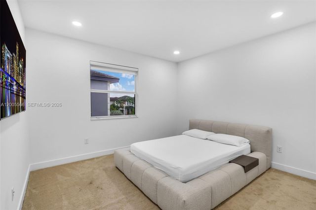 15540 NW 88th Ave, Miami Lakes, FL 33018