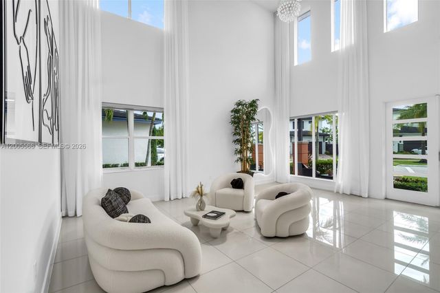 15540 NW 88th Ave, Miami Lakes, FL 33018
