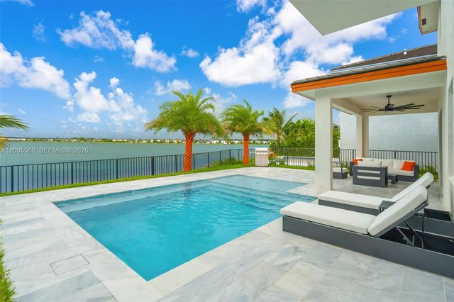 15540 NW 88th Ave, Miami Lakes, FL 33018