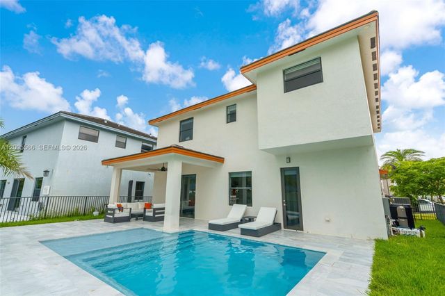 15540 NW 88th Ave, Miami Lakes, FL 33018