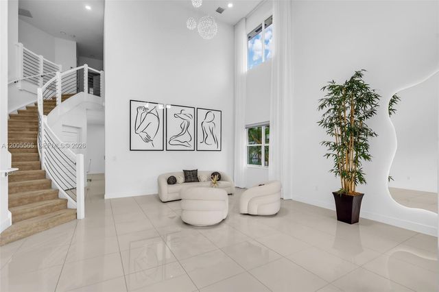 15540 NW 88th Ave, Miami Lakes, FL 33018