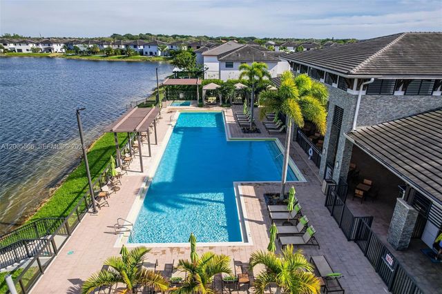 15540 NW 88th Ave, Miami Lakes, FL 33018