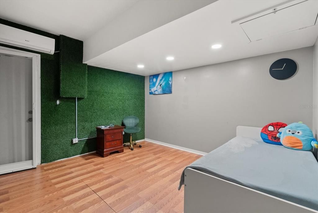 Image 20 of property listing at 8607 SANDBERRY BOULEVARD, Orlando, FL 32819